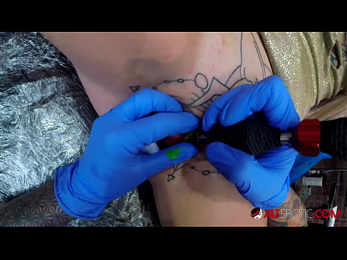 ❤️ tattooed ທີ່ສຸດ Hottie Sully Savage ໄດ້ຮັບ tattoo ສຸດ clitoris ຂອງນາງ ❤️ ມີເພດສຳພັນ ຢູ່ຄອມ lo.91sesex101.top ❤